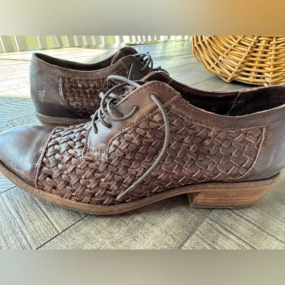 FRYE - Brown Woven Oxford Women’s shoes/heels Size 11B NWOT