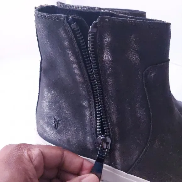 Frye Gia Lug Zip Black Shimmer Bootie Women's Sz 9.5