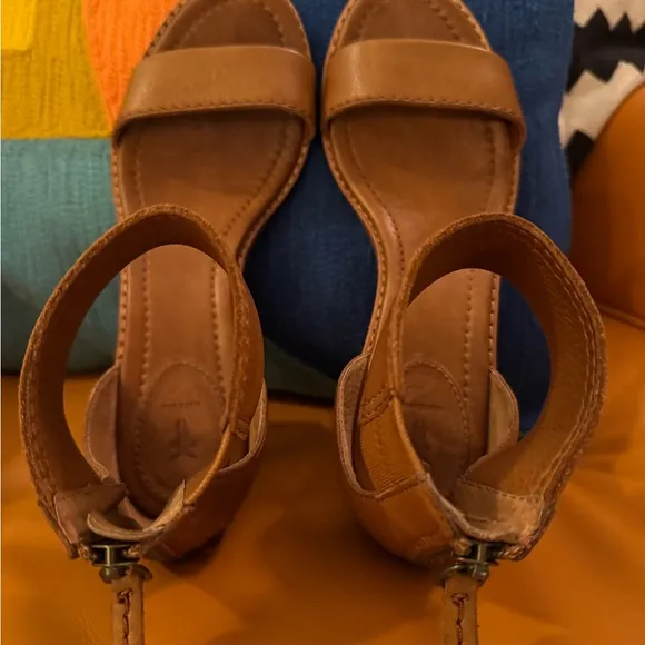 FRYE Women’s 6.5M Cognac Brielle Back Zip Dress Sandal Heels Leather Ankle Strap
