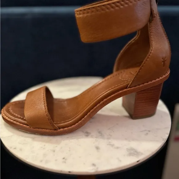 FRYE Women’s 6.5M Cognac Brielle Back Zip Dress Sandal Heels Leather Ankle Strap