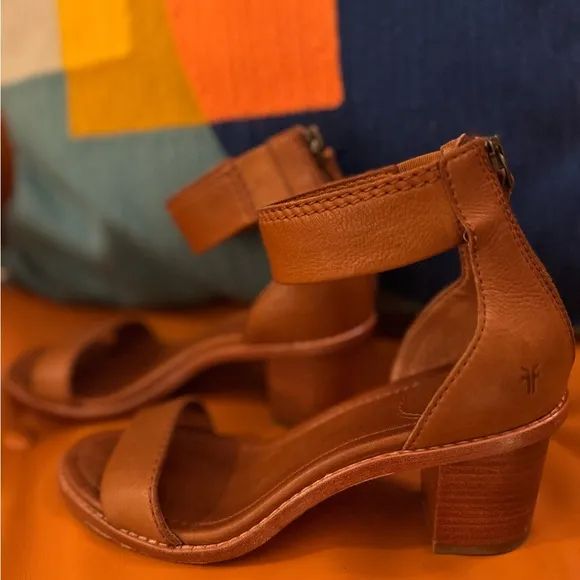 FRYE Women’s 6.5M Cognac Brielle Back Zip Dress Sandal Heels Leather Ankle Strap