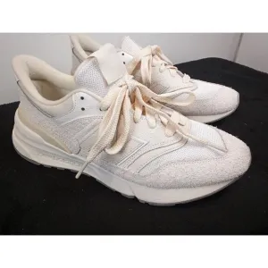 Gender Inclusive New Balance 997 R‎ Sea Salt/Linen Size 9.5 Men, 11 Women D