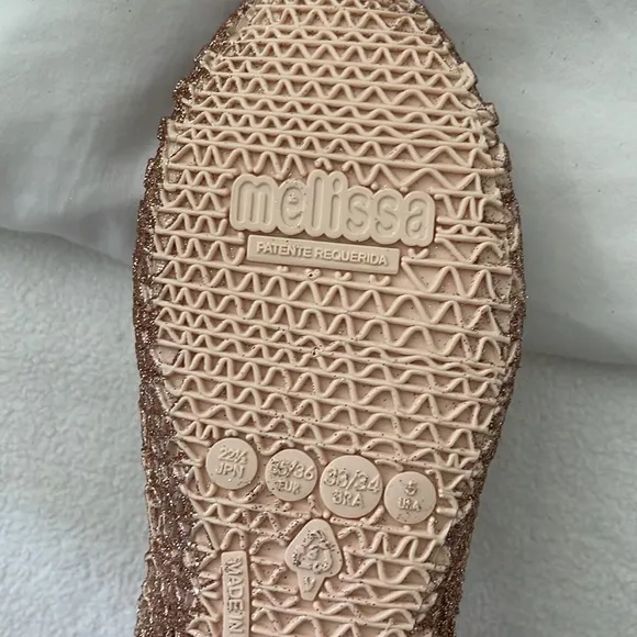 Girls MELISSA shoes size 33/34 new, never worn