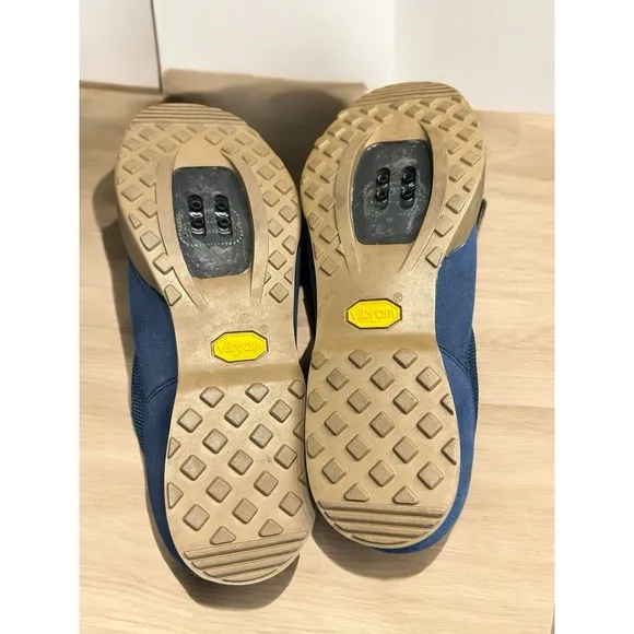 Giro Rumble VR Cycling Shoes Men's 9 EU 42 Navy SPD Clipless MTB Vibram Sole