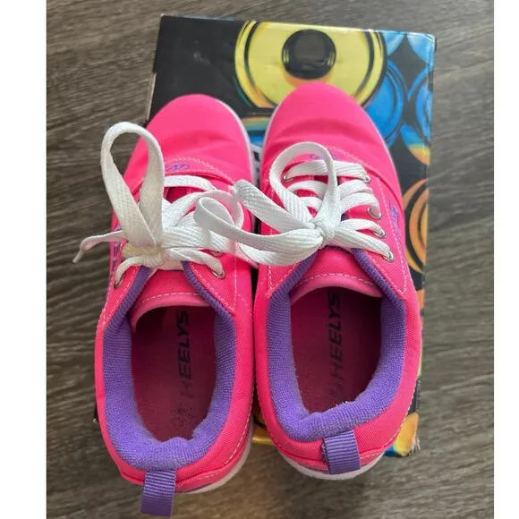 Heelys Pro 20 Sneaker In Pink Size 4 Youth