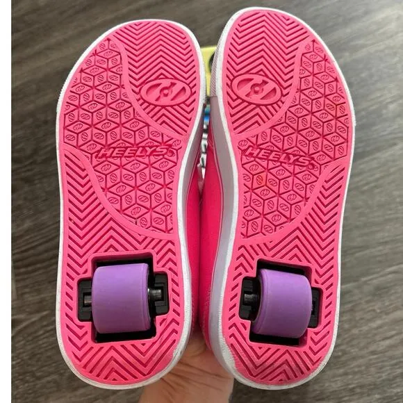 Heelys Pro 20 Sneaker In Pink Size 4 Youth