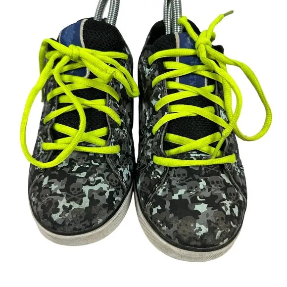 Heelys Youth Size 5 Shoes With Wheels - Skull &amp; Camo Pattern Black/Blue Trim