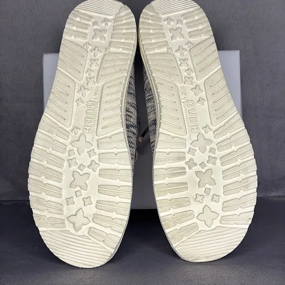 🔥🔥🔥HEY DUDE Wendy Sox Size: 10🔥🔥🔥