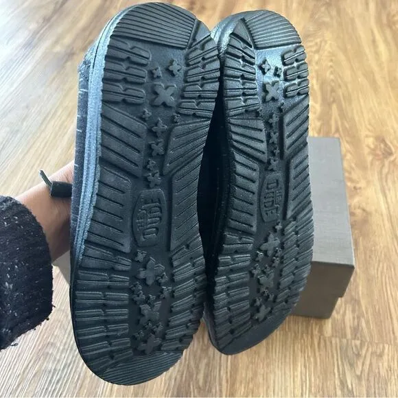 HEY DUDE black casual shoes sneakers women’s 9 new