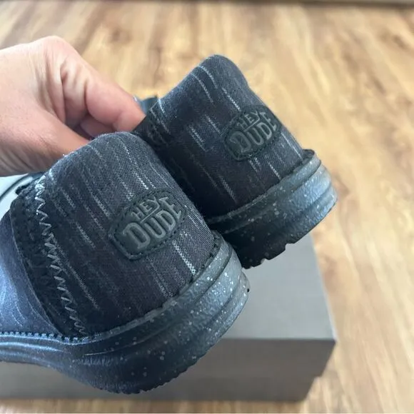 HEY DUDE black casual shoes sneakers women’s 9 new