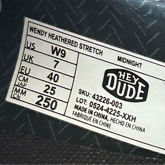 HEY DUDE black casual shoes sneakers women’s 9 new