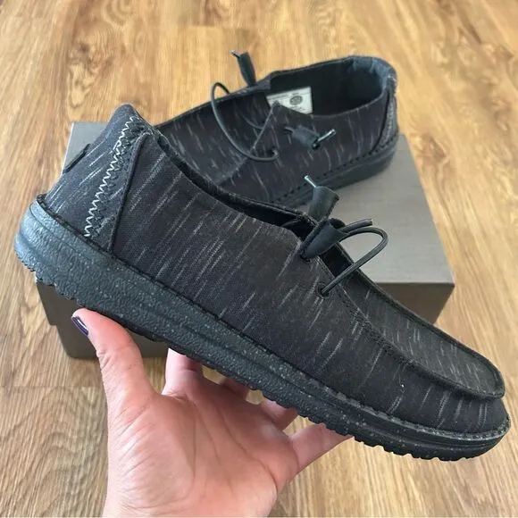 HEY DUDE black casual shoes sneakers women’s 9 new