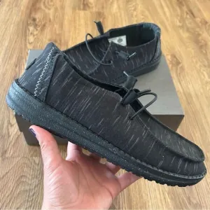 HEY DUDE black casual shoes sneakers women’s 9 new