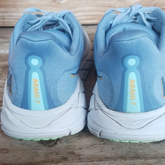 Hoka Arahi 7  Blue Athletic Shoes