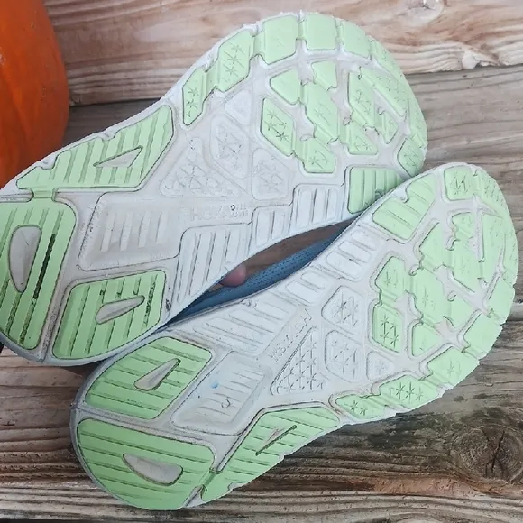 Hoka Arahi 7  Blue Athletic Shoes