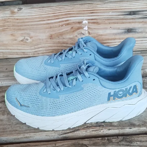 Hoka Arahi 7  Blue Athletic Shoes