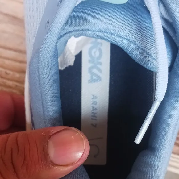 Hoka Arahi 7  Blue Athletic Shoes