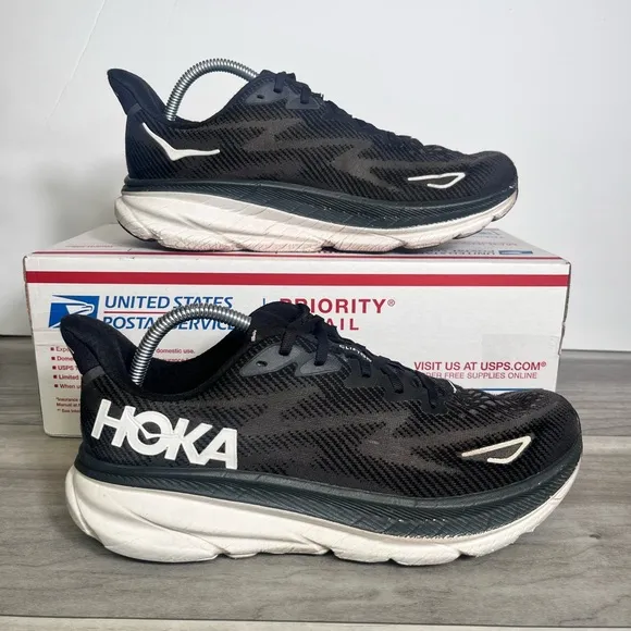 Hoka Clifton 9 Black Shoes Men’s 9.5 Running Walking Comfortable Sneakers Gym