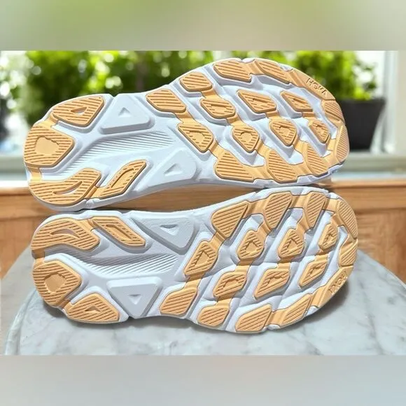 HOKA Clifton 9 Girls' Grade School Supportive Running Shoes Big Kid Size 5