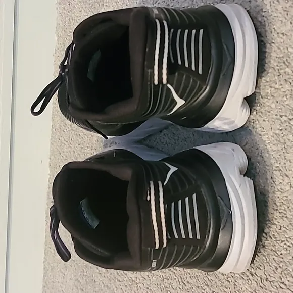 Hoka One One Bondi 7 Black and White Running Shoes Size 8.5D
