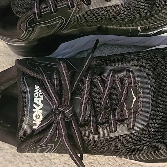 Hoka One One Bondi 7 Black and White Running Shoes Size 8.5D