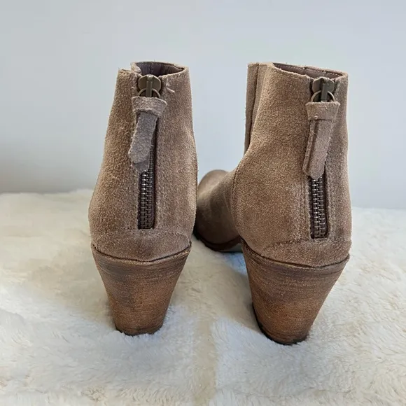Hoss Intropia Anthropologie Suede Heeled Zipper Booties Natural Tan‎ Size 39/8