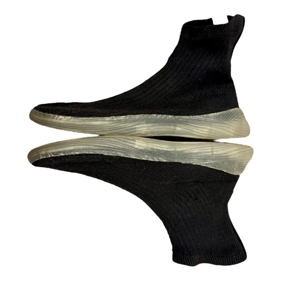 ILYSM Tabi Camel Split Toe Stretch Sneakers Slip On Shoes Size Men's 7  / W 8.5