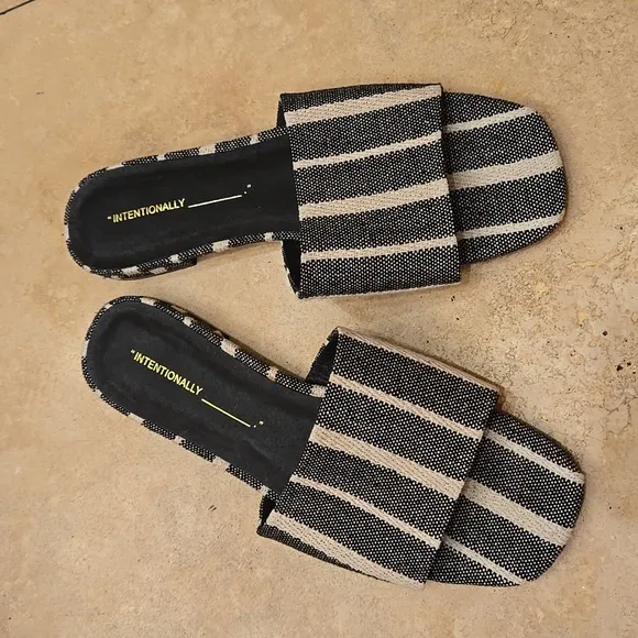 Intentionally blank shoes size 9