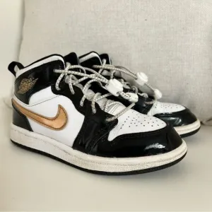 Jordan 1 Mid SE Little Kids' Shoes Size: 12C Gold and Black EUC