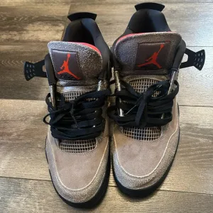 Jordan Men's Black and brown Sneakers great condition