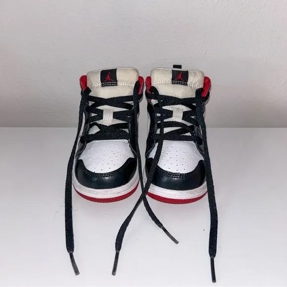 Jordan Retro High Kids Sneakers Black and Red.