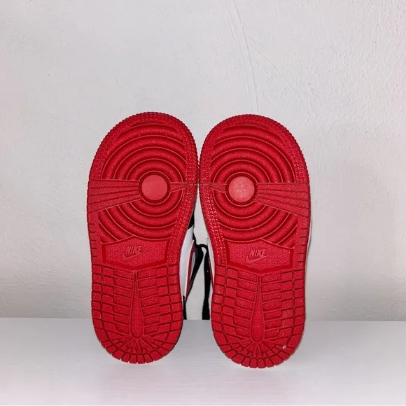 Jordan Retro High Kids Sneakers Black and Red.
