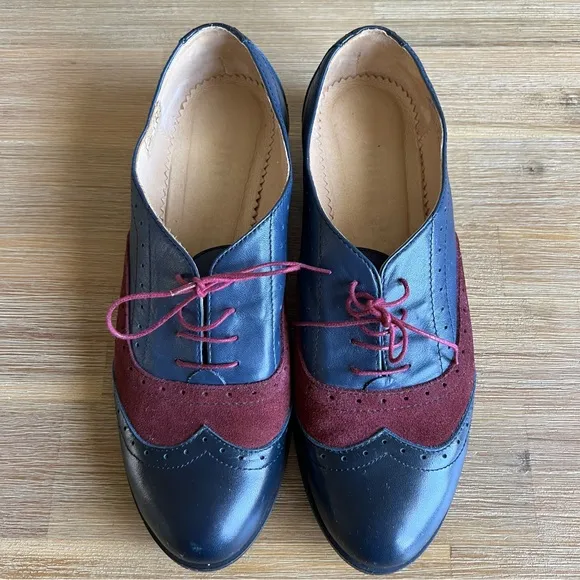 Julia Bo Blue Leather Oxford Shoes Size 9.5 Round Toe Lace Up Preppy Brogues
