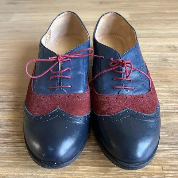 Julia Bo Blue Leather Oxford Shoes Size 9.5 Round Toe Lace Up Preppy Brogues