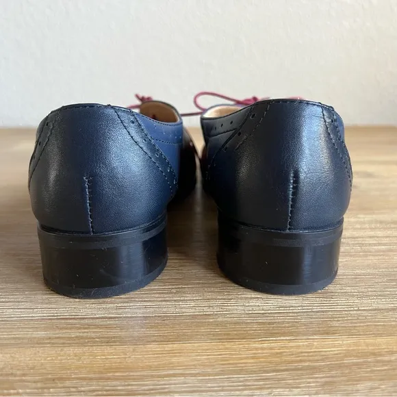 Julia Bo Blue Leather Oxford Shoes Size 9.5 Round Toe Lace Up Preppy Brogues
