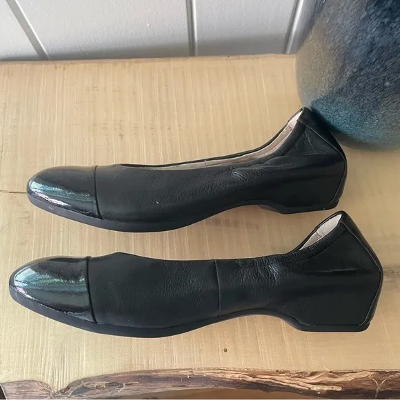JUST IN Black 9.5-10 Dansko Flats Women’s Business Casual Shoes Size 40