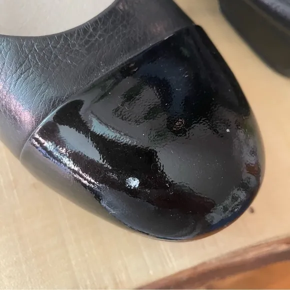 JUST IN Black 9.5-10 Dansko Flats Women’s Business Casual Shoes Size 40
