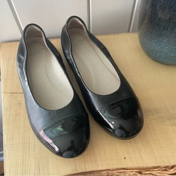 JUST IN Black 9.5-10 Dansko Flats Women’s Business Casual Shoes Size 40