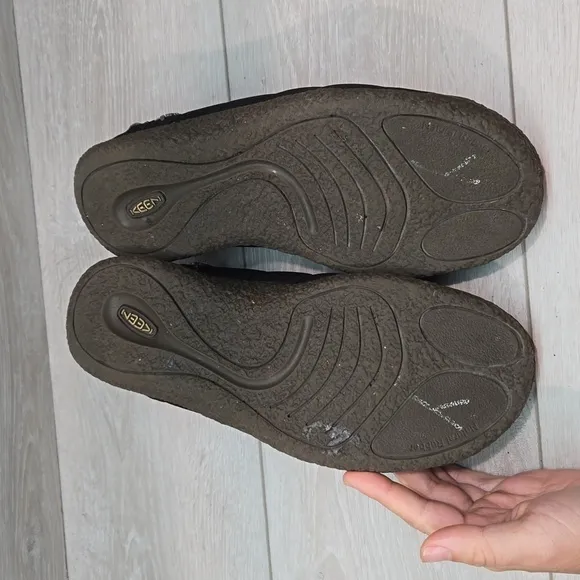 Keen Womens Howser Outdoor Loafer Slip on shoes sz 9.5