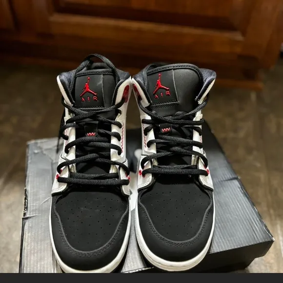 Kids Black and White Basketball Shoes