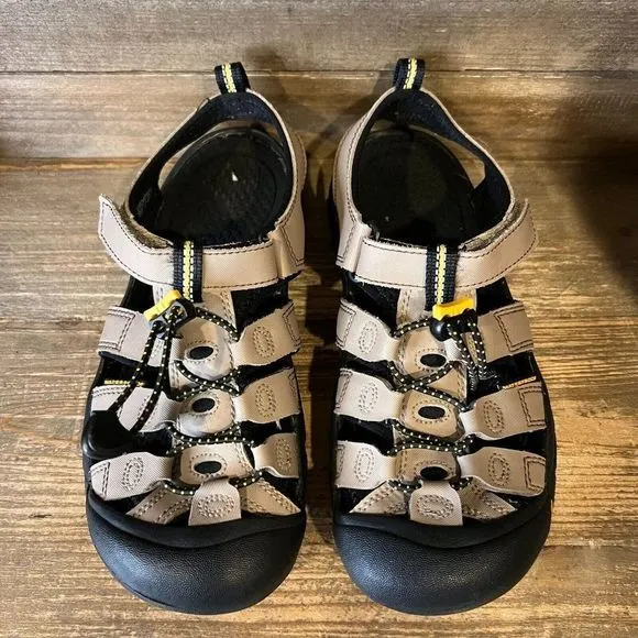 Kids‎ Keen Newport H2 Beige Outdoor Hiking Comfort Water Shoes Sandals Size 4 Y