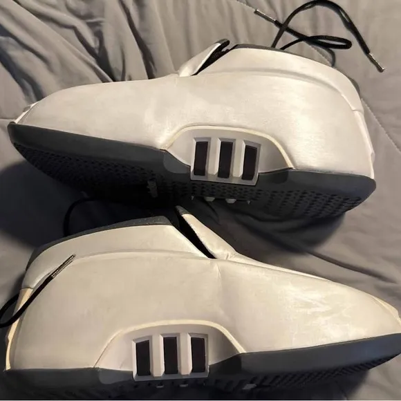 Kobe two ‘white’ adidas