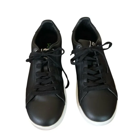KURU Sneakers Men’s Size 10 Black and White Minimalist Design