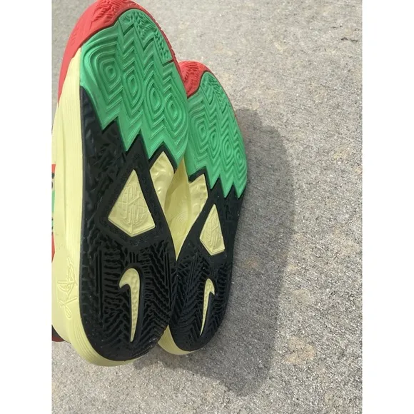 Kyrie 8 Go (PS) Black / Lemon Chiffon DQ8077-003 Size 2.5 Y