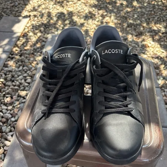 Lacoste Black Sneakers Sleek Leather Design
