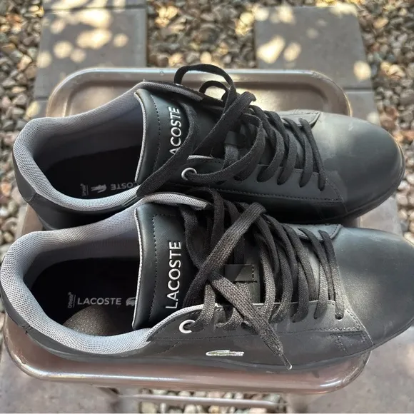 Lacoste Black Sneakers Sleek Leather Design