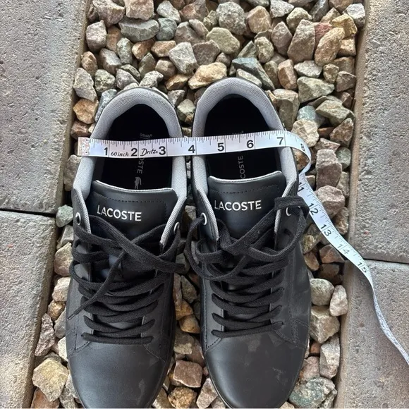 Lacoste Black Sneakers Sleek Leather Design