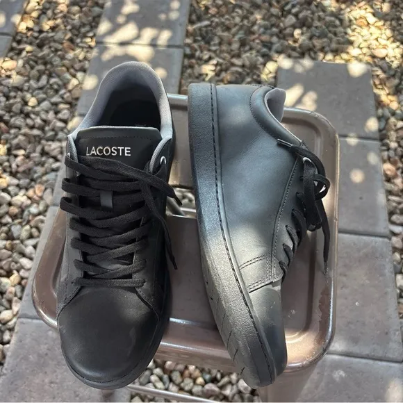 Lacoste Black Sneakers Sleek Leather Design