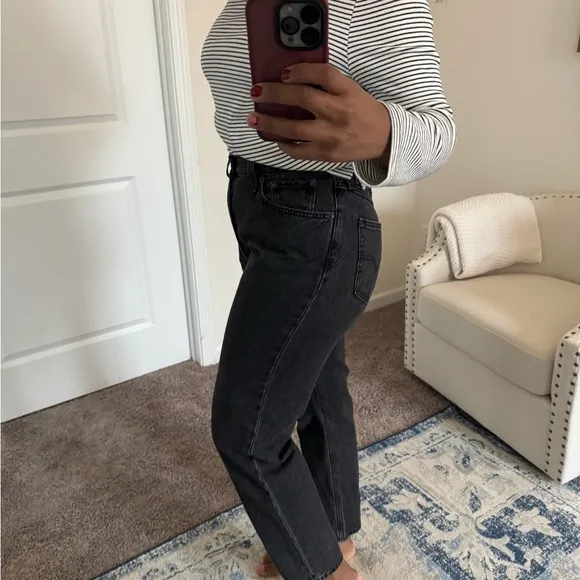 LEVIS Black Wash Mom Jeans 29x27