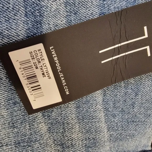 Liverpool Kenndy Crop Straight  Jeans with Destruction LM7195VH Size 22W NEW!